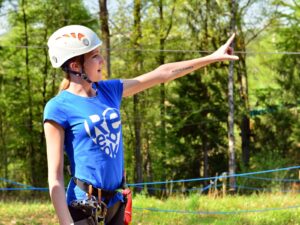 Als Assistent/in hat man schon einen sehr tiefen Einblick in die Tätigkeiten, aber noch nicht die volle Verantwortung und ist somit eine tolle und risikofreie Möglichkeit in dieses Betätigungsfeld einzutauchen.